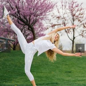 Zyia silver camo metallic 20" capri